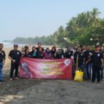 Relawan Pro GP Gelar Kegiatan Bhakti Sosial di Sepanjang Pantai Pelabuhan Ratu.