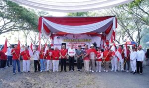 Kapolres Pringsewu hadir dan dukung gerakan pembagian 10 juta bendera merah putih.