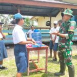 Satgas Yonif 310/KK Berikan Penyuluhan Kesehatan Kepada Siswa Siswi di Perbatasan RI-PNG.