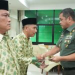 Pangkostrad melepas peserta umroh gelombang tiga.