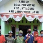 Pemberhentian Perangkat Desa Purwotani Jati Agung Terkesan Dipaksakan.