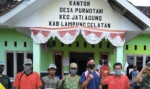 Pemberhentian Perangkat Desa Purwotani Jati Agung Terkesan Dipaksakan.