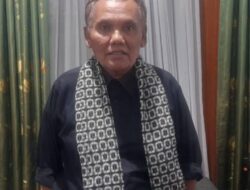 Penyair Pulo Lasman Simanjuntak masuk kategori angkatan penyair masa kini versi lumbung puisi sastrawan Indonesia.