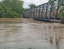 Hujan Deras Terus Menerus Sungai Ogan Meluap Sebagian Kota Baturaja Terdampak Banjir.