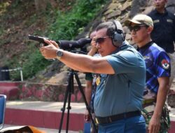Melatih konsentrasi kecepatan dan ketepatan Dankormar ajak pejabat utama Kormar latihan menembak.