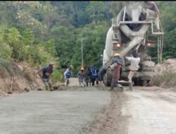 Pakai Uang Pribadi Pasangan ABDI Cor Jalan Tebing Meranti Muaradua Kisam