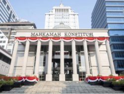 MK Perintahkan Pemerintah Sekolah SD-SMP Baik Negeri Maupun Suwasta di Gratiskan