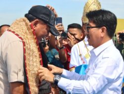 Bupati dan Wakil Bupati Lampung Utara Dampingi Menhan dan Mentan Panen Raya Kedelai di Desa Madukoro