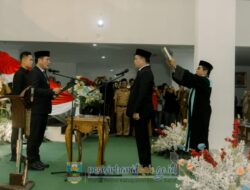 Resmi Bupati Dedi Irawan Lantik Tedi Zadmiko Sebagai Sekda Pesisir Barat