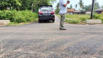 Pekerjaan Jalan di Desa Pekalongan Terindikasi Asal Jadi dan Aspal Hotmixnya Tipis