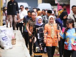 Bupati Pesawaran Tinjau Kerusakan Pasar Trikora dan Akan Segera Diperbaiki. 