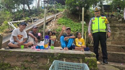 Rangkaian Operasi Lilin Krakatau 2025, Polantas Way Kanan Menyapa Warga