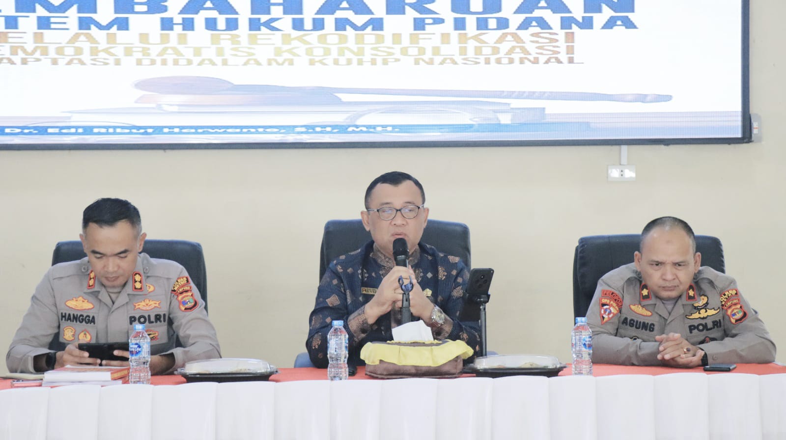 Legal Viev Dekan Fakultas Hukum UM Metro : Kepolisian RI dan Kapolri Dibawah Presiden Hak Konstitusional