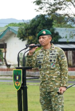 DANREM 043/GATAM TEKANKAN DISIPLIN DAN PROFESIONALISME PRAJURIT DALAM APEL LUAR BIASA