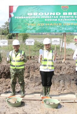 Danrem 043/Gatam Hadiri Peletakan Batu Pertama Pembangunan Jembatan Gantung Garuda di Lampung Timur 