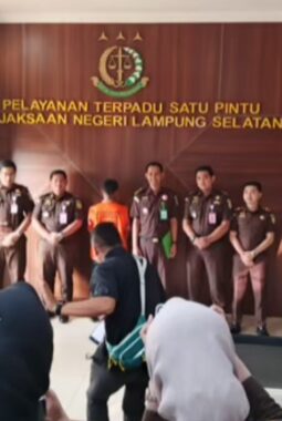 Kejari Lampung Selatan Resmi Tetapkan Tersangka Kades Bangunan Dugaan Korupsi DD Rp 651.2 Juta