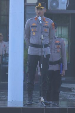 Kapolres Metro Pimpin Apel Siaga May Day, Pastikan Personel Tetap Siaga Penuh