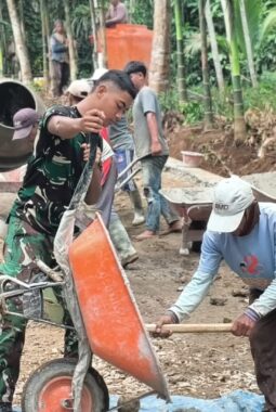 Satgas TMMD ke-128 Kodim 0424/ Tanggamus Bangun Jalan Rabat Beton Akan Segera Rampung 