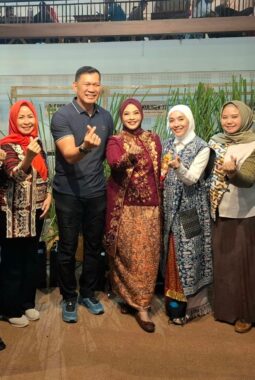 Dari Benang Emas Hingga Harapan Baru, Asri Tapis Bawa Warisan Lampung Bersinar di Ajang Persit Bisa Dua
