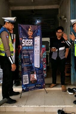 Polres Mesuji Tingkatkan Pelayanan, Regu II Sat Lantas Sosialisasikan Aplikasi App Siger Presisi kepada Masyarakat