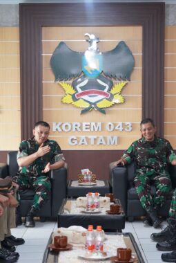Danrem 043/Gatam Berikan Motivasi Taruna Akmil Menjadi Pemimpin Berintegritas