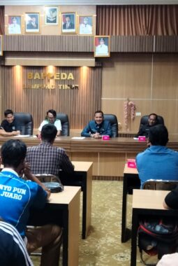 Sekda Rustam Effendi Hadiri Rakor KONI Lamtim Jelang Porprov Lampung 2026