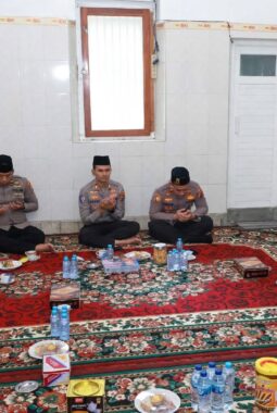 Perkuat Silaturahmi, Kapolres Jombang Sambangi Ponpes Mambaul Ma’arif Denanyar