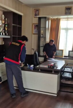 Empat Jam Geledah Kantor Dinas PUPR Kepahiang, Kejaksaan Sita 49 Dokumen Proyek Sanitasi
